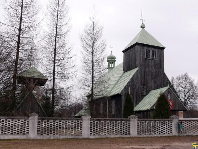 Widok ogólny kościoła i dzwonnicy