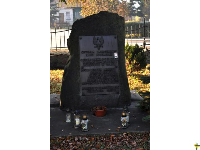 Kamień pamiątkowy poległym żołnierzom AK